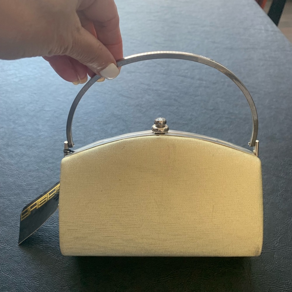 NWT SASHA SMALL BAG. GOLD. APPROXIMATELY 7”x5”. Very cute